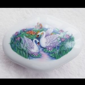 HERITAGE HOUSE Romeo & Juliet Music Box